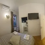 Alojamento de Acomodação e Pequeno-almoço Alcapri Centro Nápoles