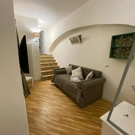 Oda ve Kahvaltı Alcapri Centro Napoli